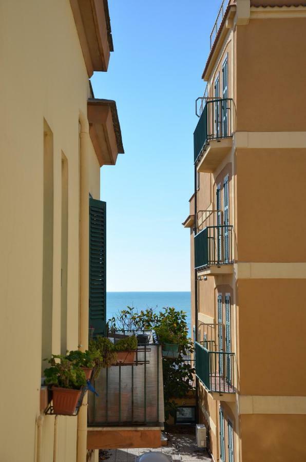 Holidayhouse Ostia - Maestrale Exterior photo